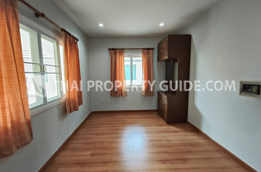 House with Shared Pool in Nichada Thani 